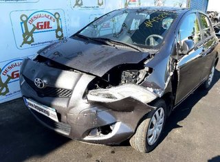 1058675 salpicadero toyota yaris active