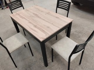 Conjunto mesa y 4 sillas