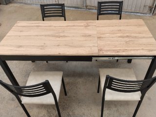 Conjunto mesa y 4 sillas