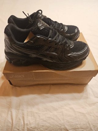 Asics Kayano 14 Negro/Gris