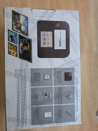 Caja Nintendo 2DS Edición Mario Kart 7