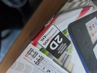 Caja Nintendo 2DS Edición Mario Kart 7