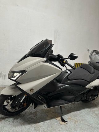 Yamaha T-Max Iron Max 530 Gris/Negro