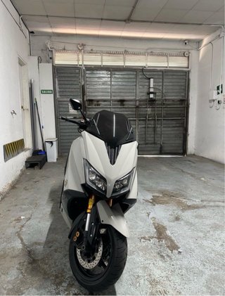 Yamaha T-Max Iron Max 530 Gris/Negro