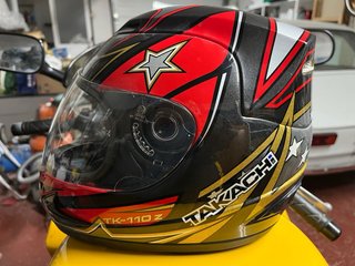 Casco Infantil Takachi Negro y Rojo