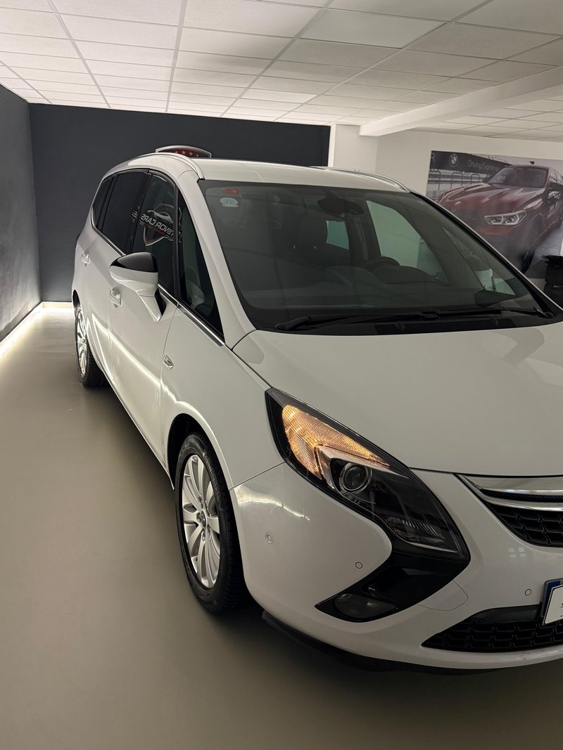 Opel Zafira 2014