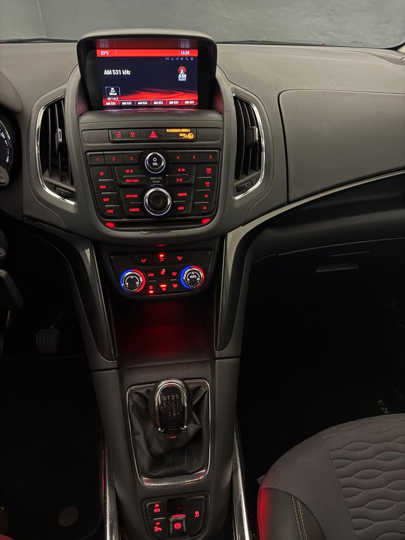 Opel Zafira 2014, foto 7