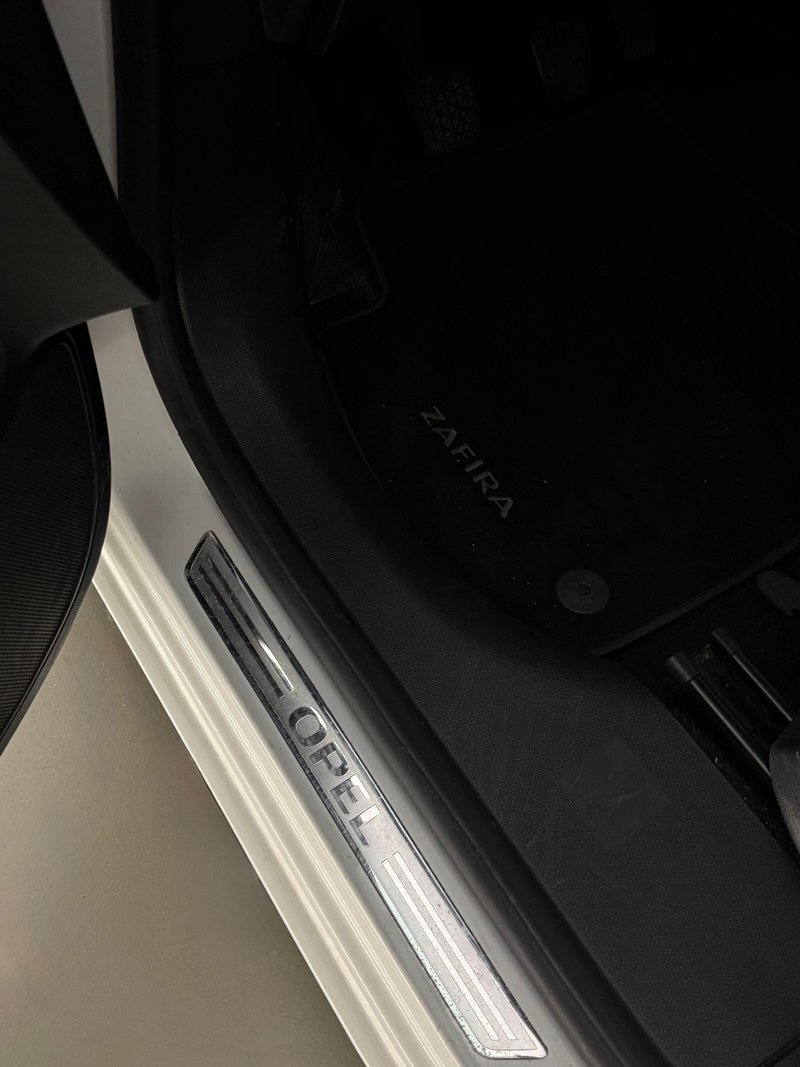 Opel Zafira 2014, foto 8