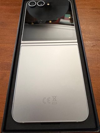 Samsung Galaxy Z Flip 6