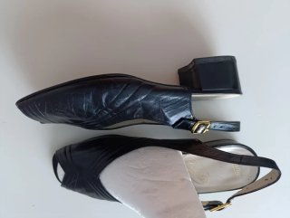 Sandalias negras de mujer