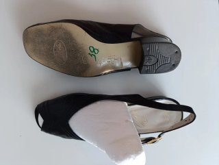 Sandalias negras de mujer
