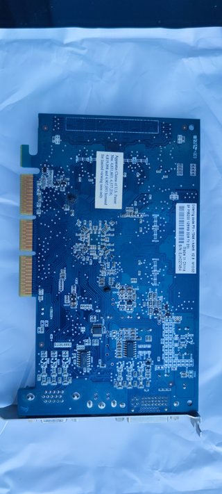 Tarjeta Gráfica XFX NVIDIA GeForce FX 5200