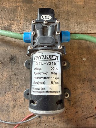 Bomba de agua 12V 100W para caravana