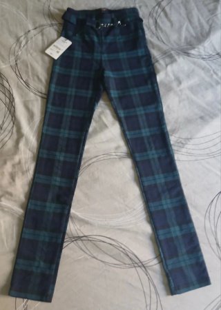 Pantalones de cuadros ajustado