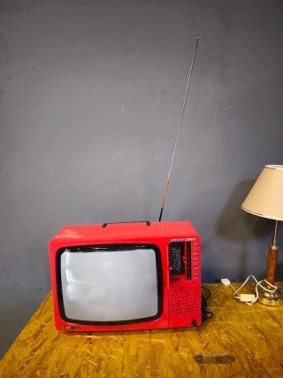 Televisión Sharp Roja Antigua Funcional