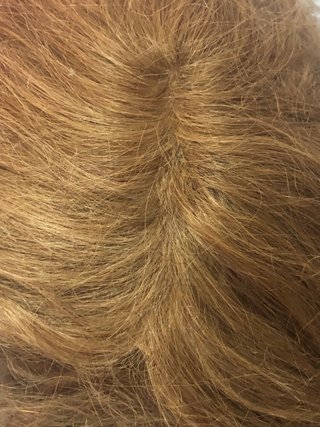Peluca de cabello 100% natural con firma.