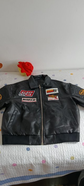 Chaqueta Supreme Talla M Negra
