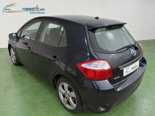Toyota Auris 2012
