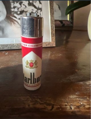 Accendino Clipper medium Marlboro