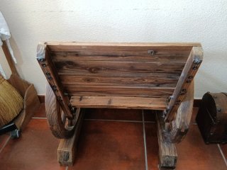 Banco de madera con ruedas