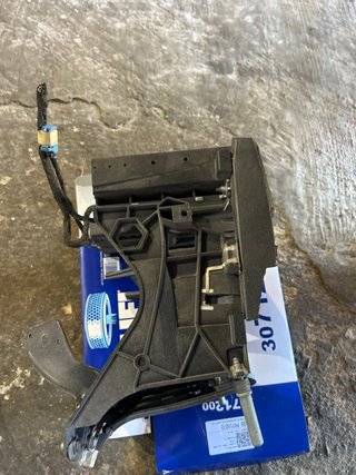 Suporte consola central Audi A3