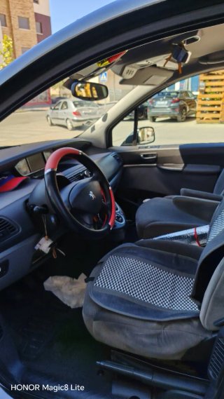 Peugeot 807