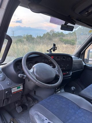 Iveco 65C14 3.0 con plataforma elevadora