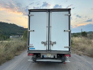 Iveco 65C14 3.0 con plataforma elevadora