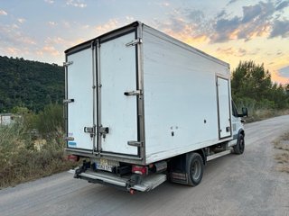 Iveco 65C14 3.0 con plataforma elevadora