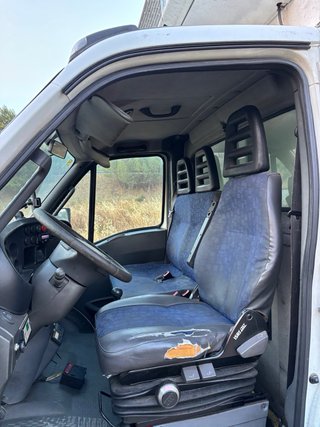 Iveco 65C14 3.0 con plataforma elevadora