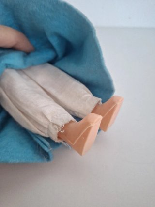 Muñeca antigua de piel de melocotón
