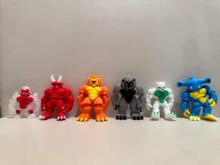 Muñecos Articulables de Animales y Monstruos