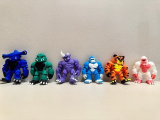 Muñecos Articulables de Animales y Monstruos