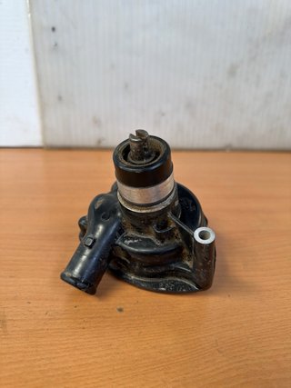 Bomba agua Triumph 1050 ST 2005