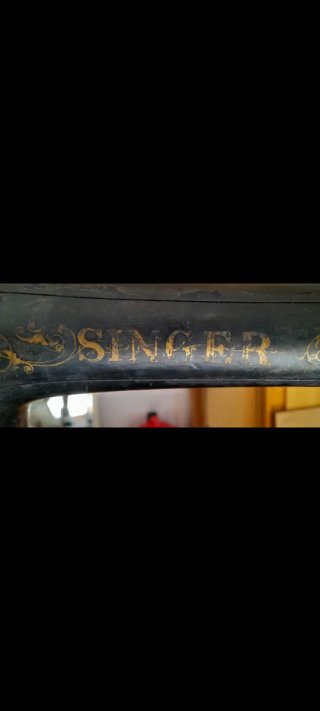 Máquina de coser SINGER.