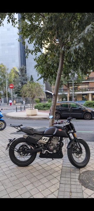 FB Mondial Flat Track 125 Negra