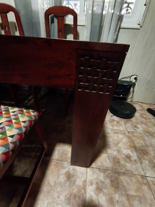 Mesa de comedor de madera con 6 sillas