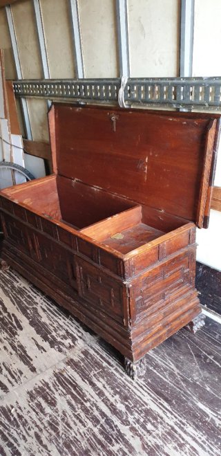 BAÚL ANTIGUO SIGLO XVIII