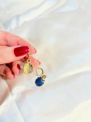 Pendientes concha azul y dorados