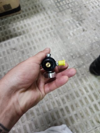 Regulador de presión para tanque