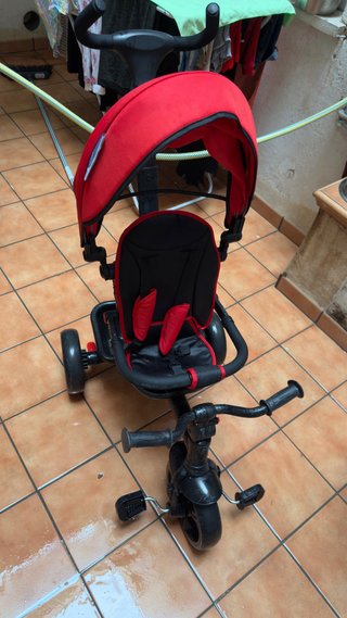 Triciclo infantil rojo