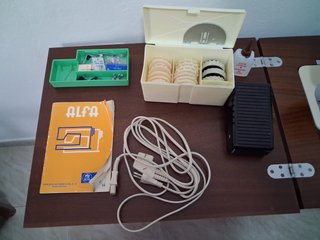 Máquina de coser Alfa MUY POCO USO