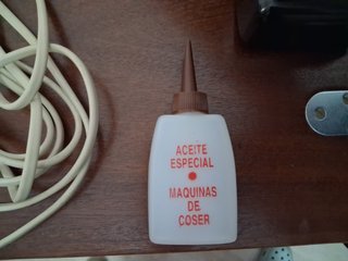 Máquina de coser Alfa MUY POCO USO