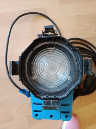 ARRI 1000 Plus Fresnel 1000W profesional