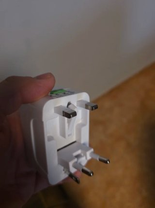 Adaptador de viaje universal Ikrea