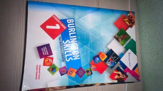 Se venden libros de primero de bachillerato.
