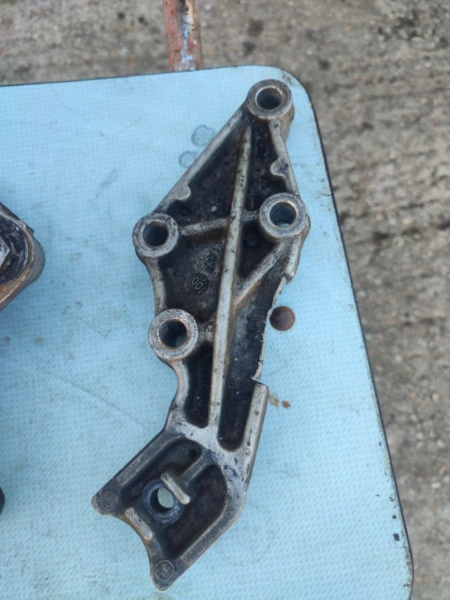 Soporte motor Saxo 16v