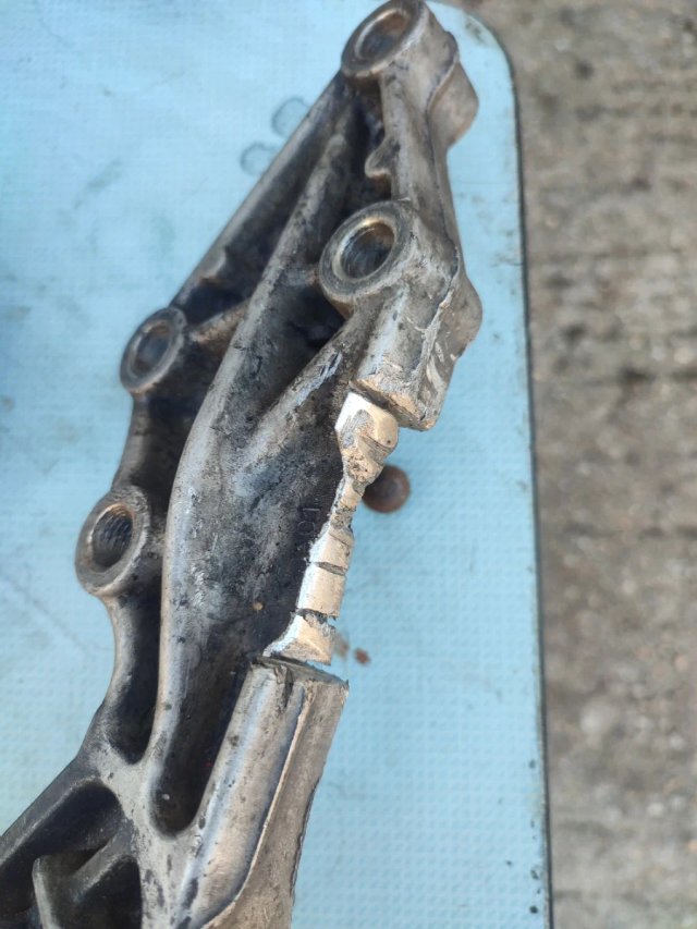 Soporte motor Saxo 16v
