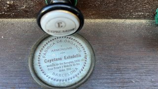 Órgano antiguo de madera de Cayetano Estadella.