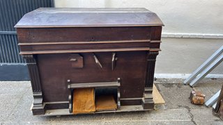 Órgano antiguo de madera de Cayetano Estadella.